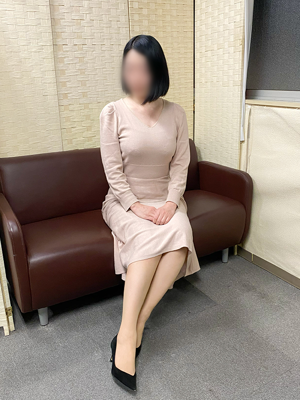 ※11/11（火）《体験入店初日》色白でスタイル抜群のFカップ奥様♪